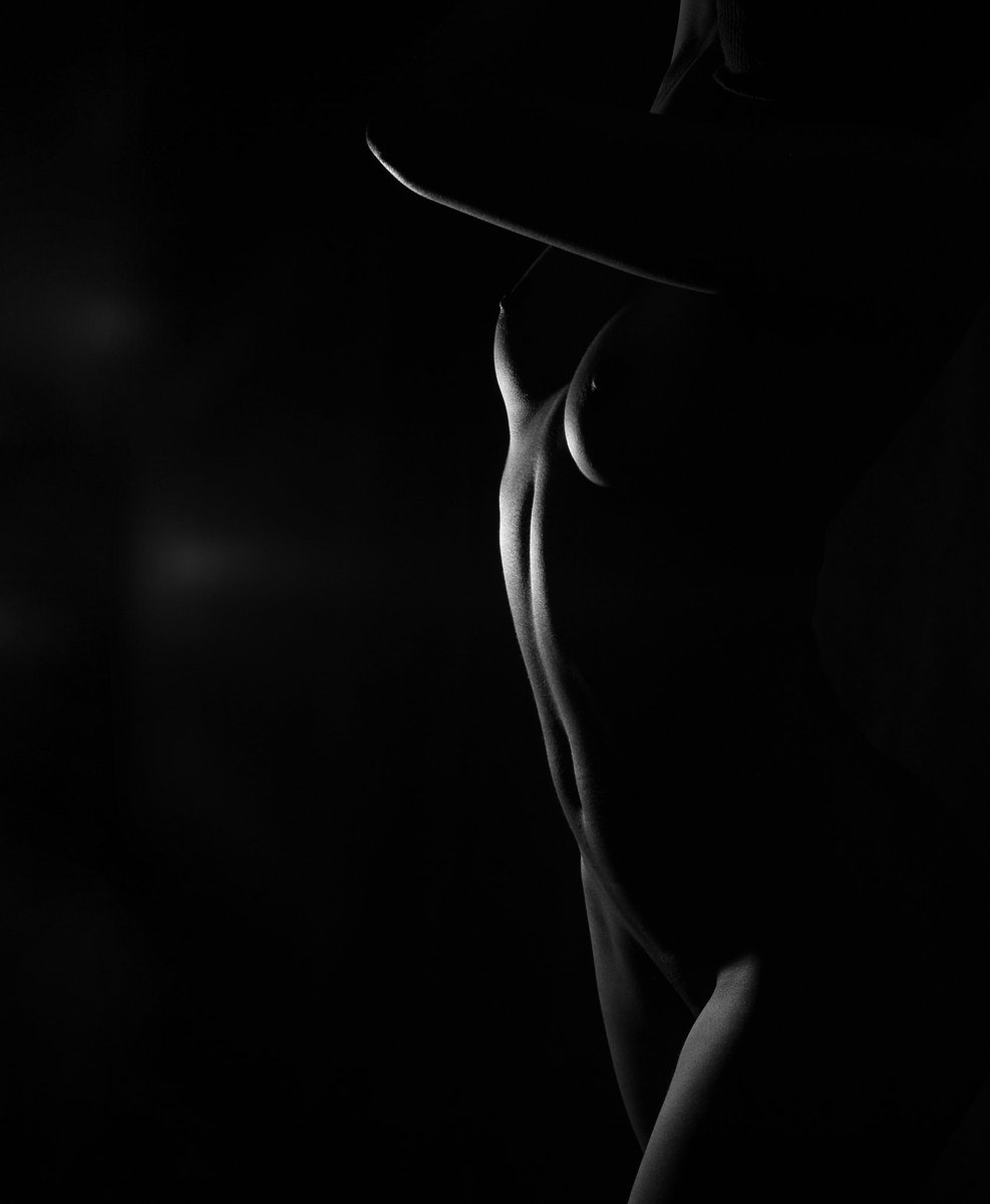 images_jay's tweet photo. A sliver of light in the dark https://t.co/iifGFehM4x