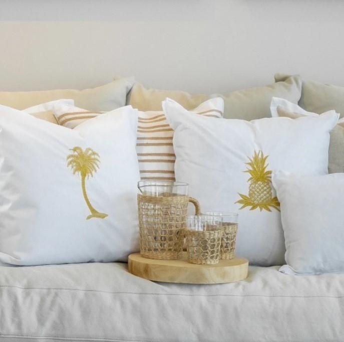 Beautifully created by Mirage Haven
Kabana White and Gold Pineapple 50x50cm cushion
Bring a touch of tropical hacienda-style with the Habana white and gold Pineapple cushion.

Brand Mirage Haven
50x50
Price $59.00
In Stock @ Ginja B #onlineshopping #ginjab #brisbane