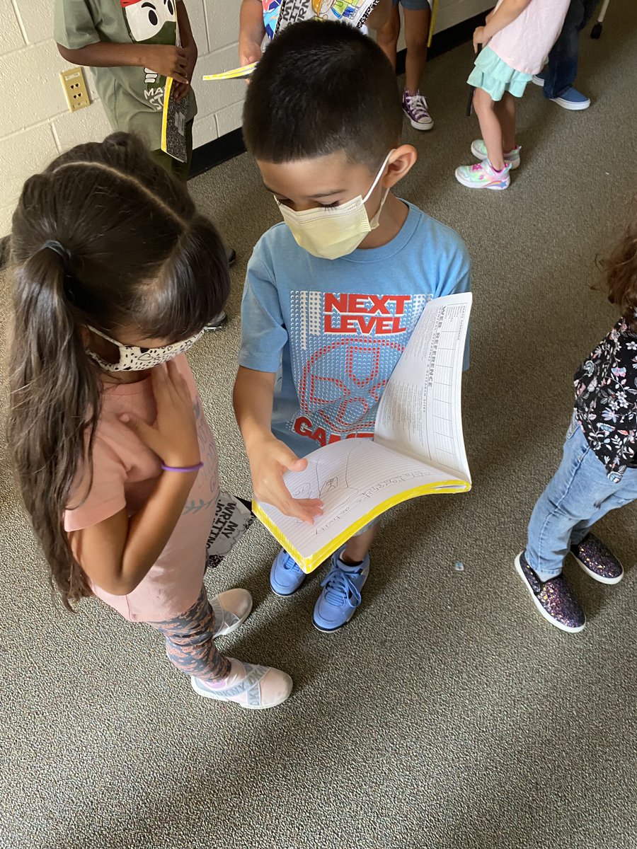Writers in Mrs. Peña’s 1st grade class were excited to share their writing with one another! Mrs. Peña is already growing her writers this school year! #hfsoars #ecproud #ecisdtweets