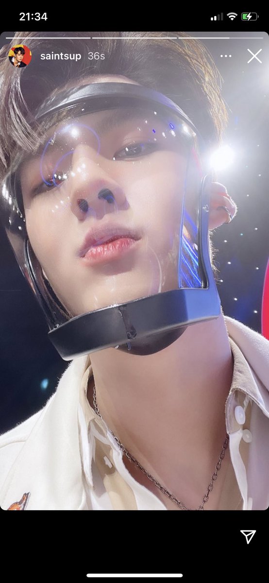marsot3's tweet photo. @Saint_sup  What mask is better? 😅 I see the today mask first time! It looks like space helmet! But.. I can see your sweet lips! And you bright smile! #Saint_sup #MingEr https://t.co/kWCaPvmyki
