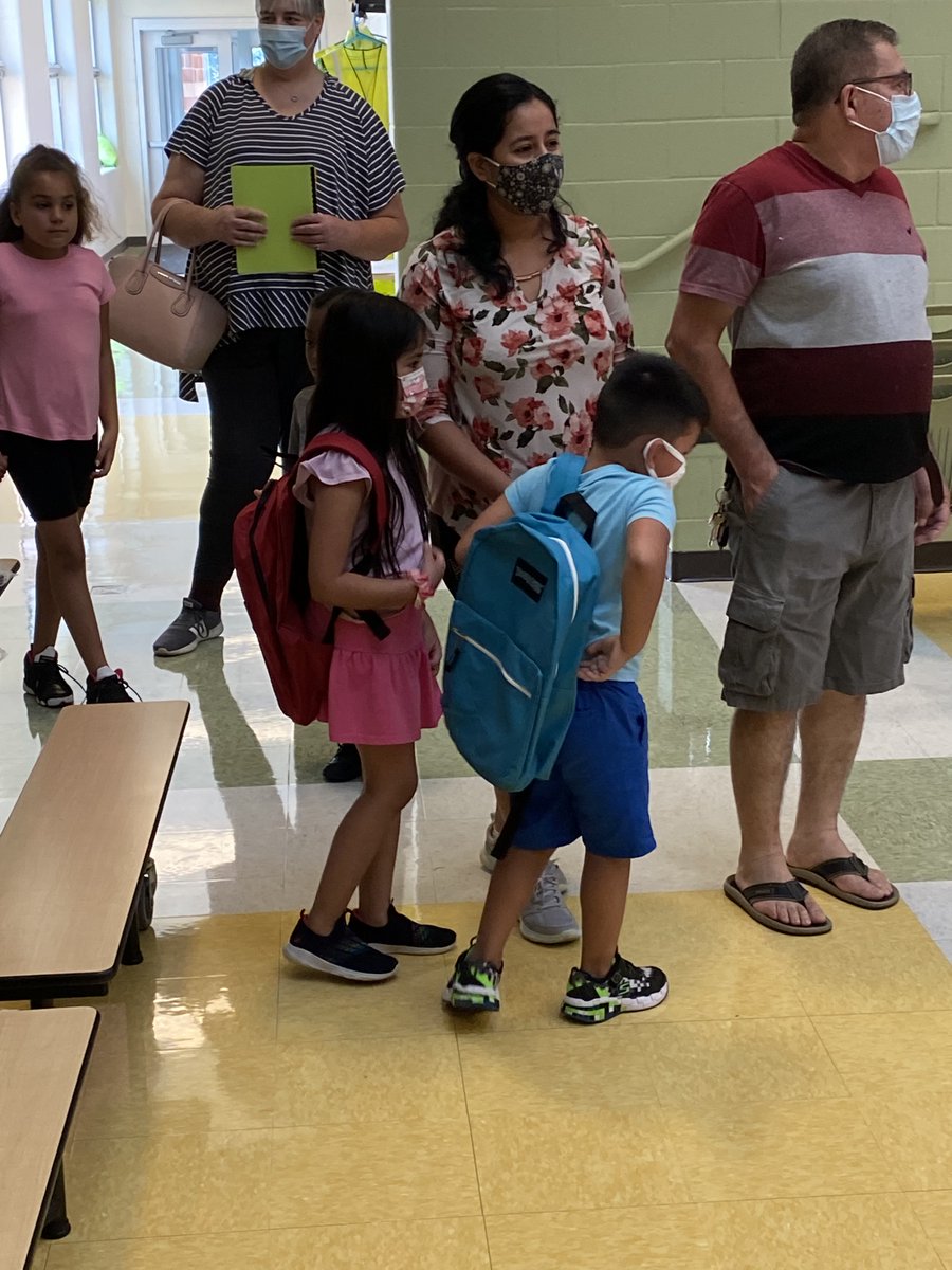 WhitehallRAMS's tweet photo. Kae Avenue Elementary's Pop-In Night was a huge success! It was great to see so many families preparing for a new school year. A big thanks goes out to @nbc4i  and their Stuff the Backpack campaign that donated over 1,100 new backpacks to our district this year! #GoDoGoodThings https://t.co/b4JTYhgSQ6