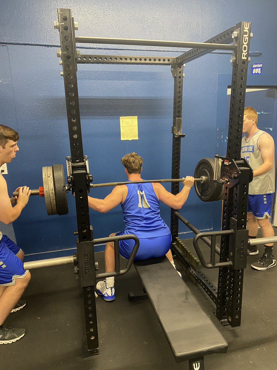 coachbmoss's tweet photo. Great way to end the week! They say basketball players don’t lift…#hornetball https://t.co/sVA11zwciH