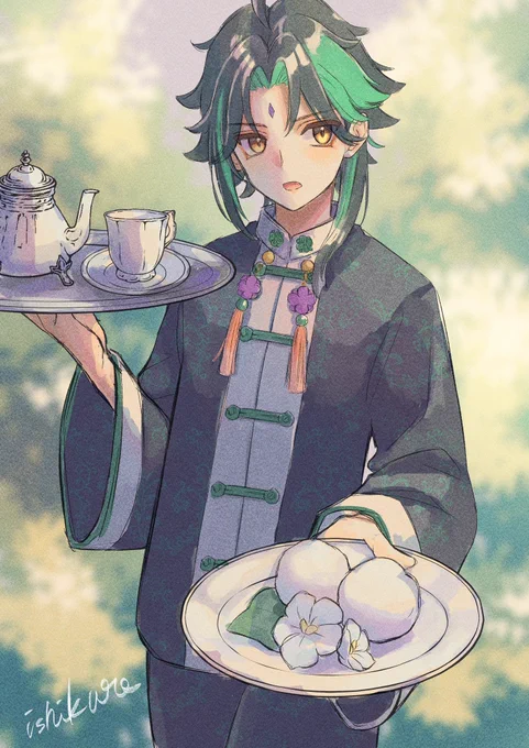 原神カフェに魈くんがいたら…と言う妄想でイラスト描きました。衣装も捏造。
「こちらはあちらの凡人から、ドラゴンスパイン産天然雪を握ったものの清心添え、だ。溶ける前にさっさと食え。」 