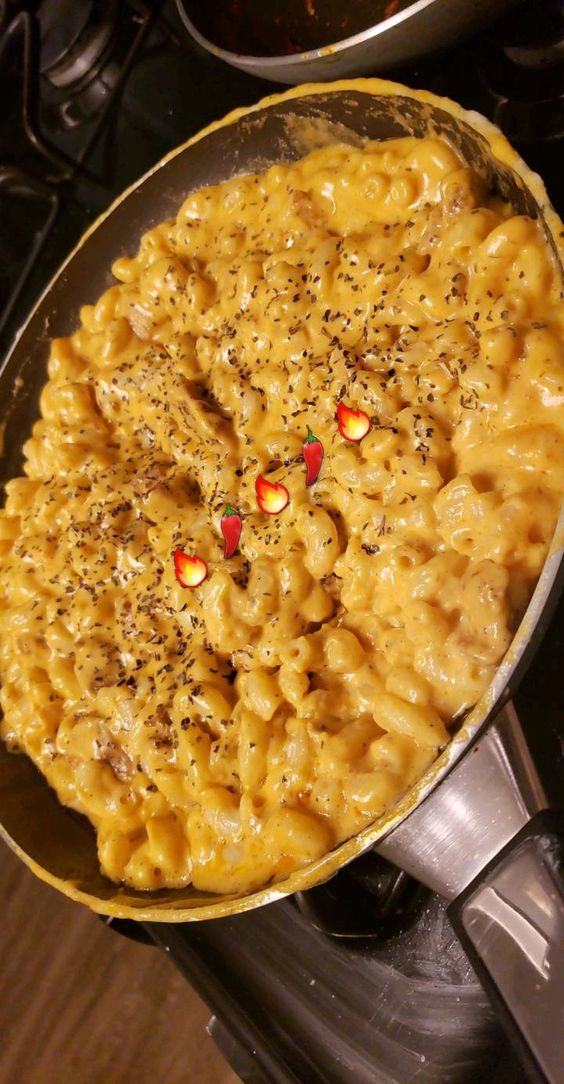 AddisonAmara1's tweet photo. Homemade Spicy Mac n Cheese 😋 https://t.co/3EhnuaEJey