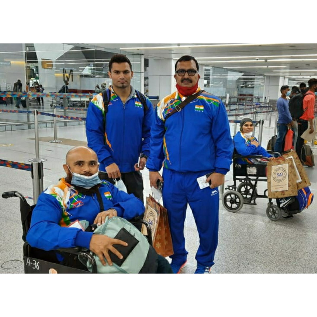 ParalympicIndia's tweet photo. #TeamIndia @Powerlifting squad #JaideepDeswal &amp; #SakinaKhatun depart for #Tokyo2020 @Paralympics with their coaches and PCI official JP Singh. We are grateful to the @Media_SAI @IndiaSports team for the grand send-offs being given to each batch of athletes departing for Tokyo!🙏🏼 https://t.co/yK5rv0yLqH