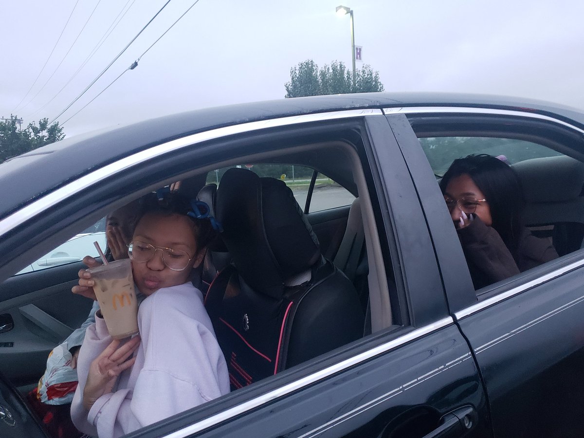 Senior Sunrise 🌅 ❤ <a href="/SmyrnaBulldog/">Smyrna Bulldog</a> #BeattheCreek #onlyoneshs