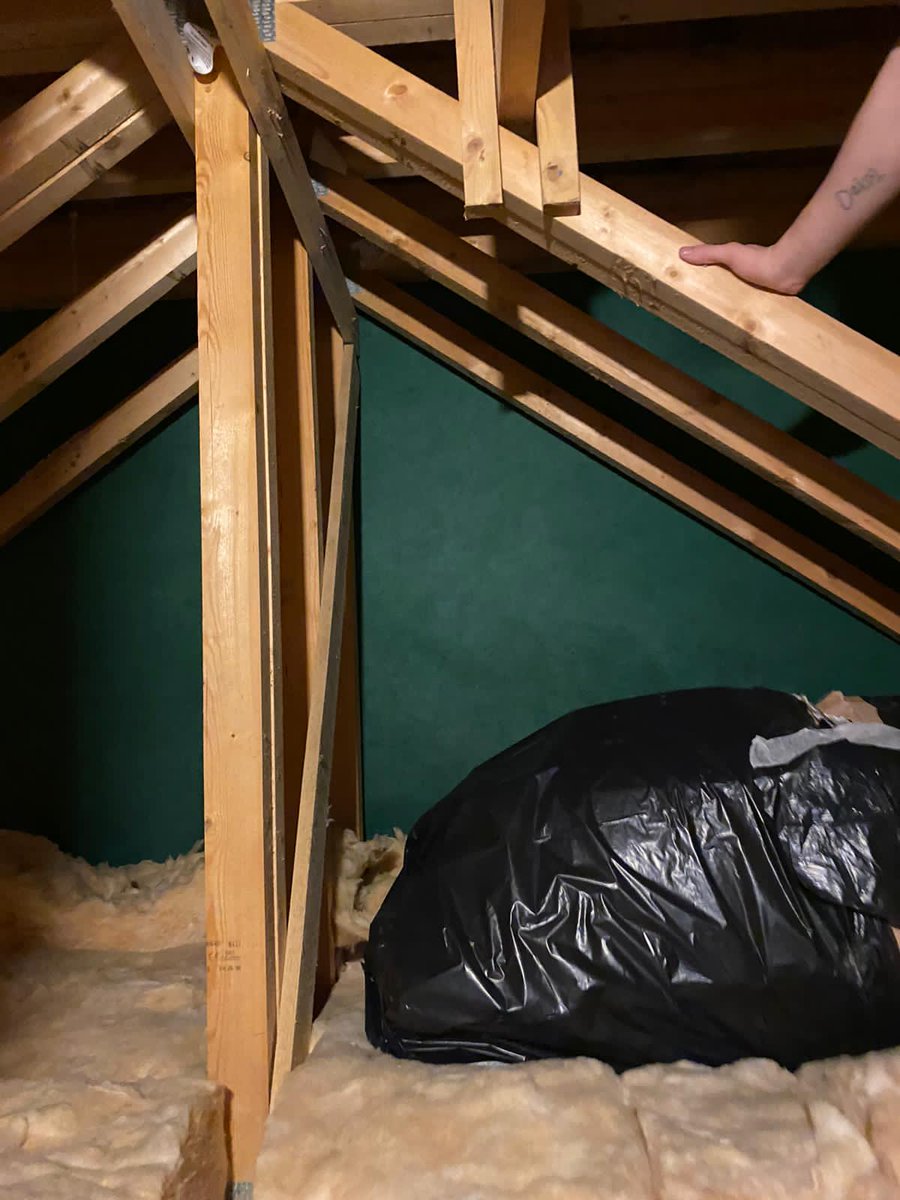 loftladderpros's tweet image. Few before &amp;amp; after pics from a job this week.
Home Counties Loft Ladders specialise in turning your loft into a well-lit, easily-accessed &amp;amp; boarded storage space, if you would like a free quote give us a free call on 0808 301 9548.
homecountiesloftladders.co.uk
#loftspace #whichtotm