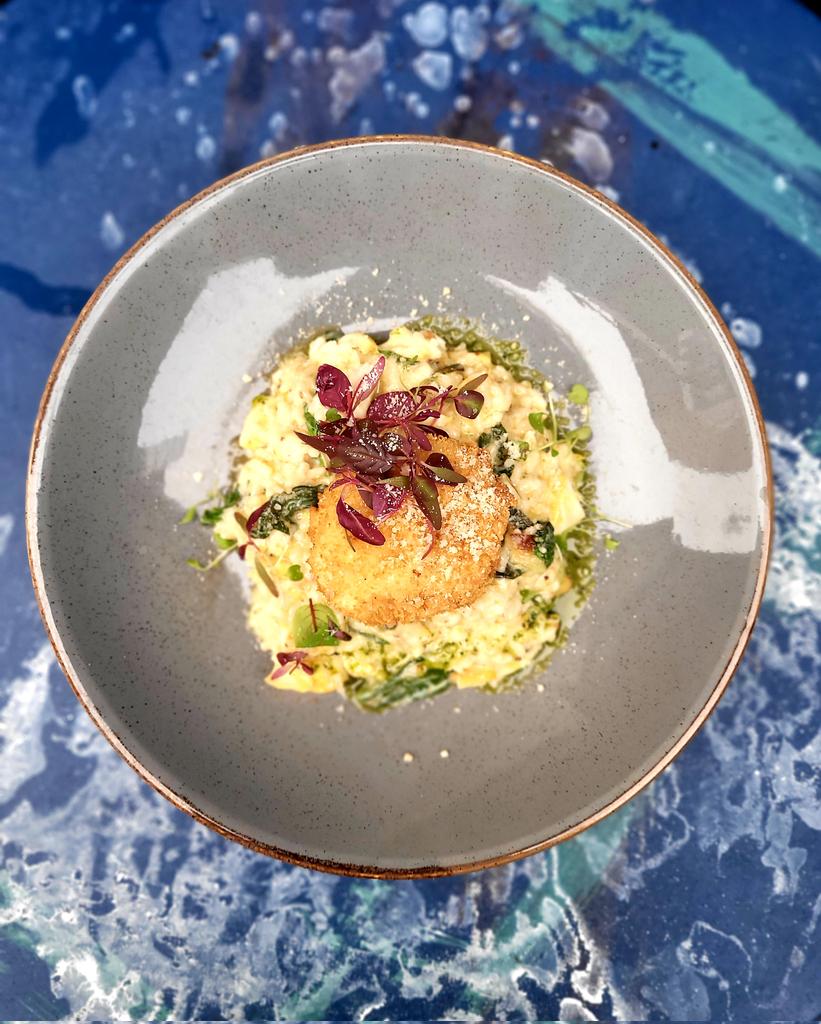 lapentola_'s tweet photo. F I S H ๐ F R I D A Y ! ๐ฎ๐น
Rhys' fish special this weekend:
Smoked haddock, leek & white wine risotto topped with a crispy Panko breaded poached egg...
Oooo all those textures! ๐
#fishfriday #Freshfood #cardiffitalian #Italianrestaurant #modernitalian #whitchurchroad https://t.co/QCDqu889Et