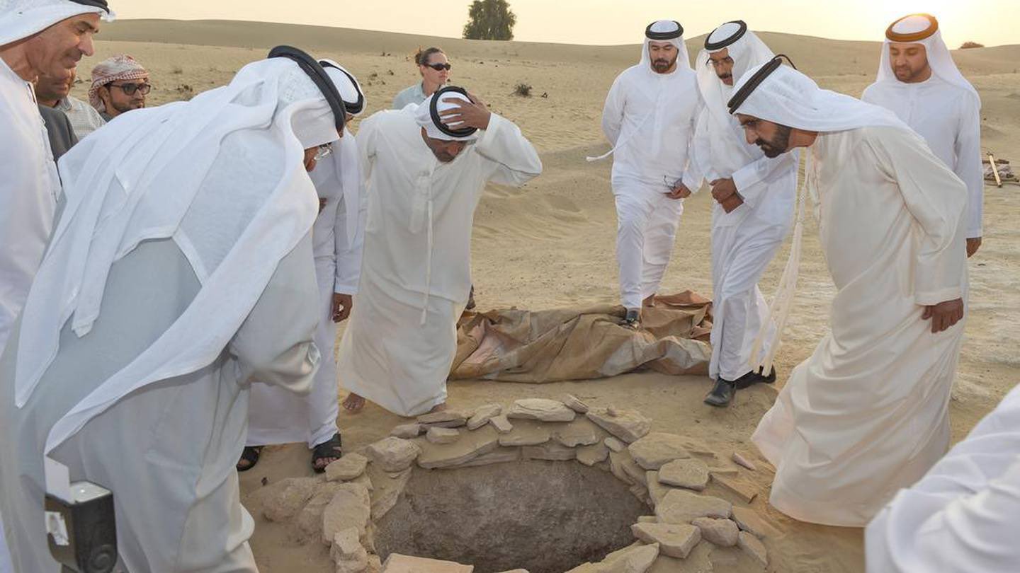 The Emirates Society on X: "On this #HistoricFriday, you'll get to know  Saruq al-Hadid, a spectacular archaeological site south of Dubai in the  #UAE 🇦🇪. It is one of the most important