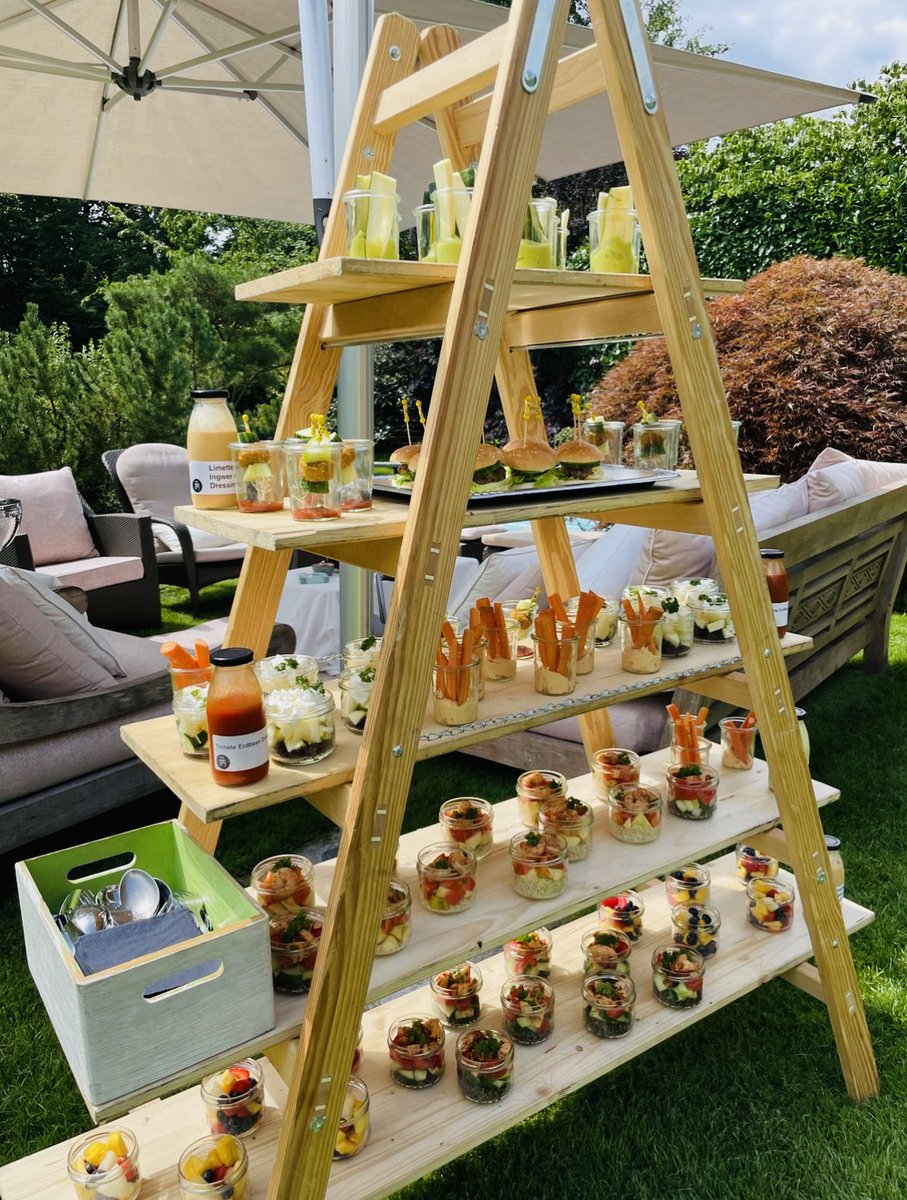 JamesJar2016's tweet photo. ☀️ Garden party with #rainbowfood catering by https://t.co/AWrPHY6EoK 😎✌️
#realfood #gardenparty #swissevent #swissfood #jamesjarco https://t.co/OVw0U6aAOO
