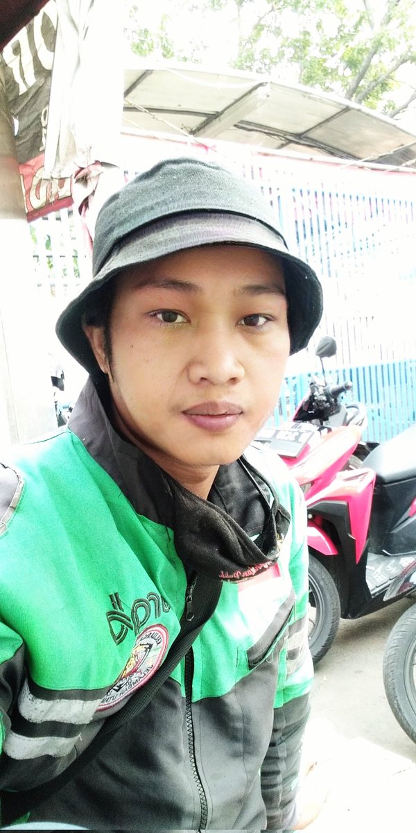 Kamu mau gax jadi pendamping hidupku . Yg mau DM aj . Aq serius lg cari pasangan