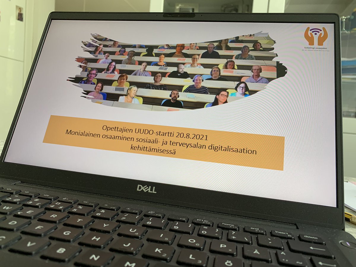 Monialainen osaaminen sosiaali- ja terveysalan #digitalisaatio ’n kehittämisessä 30 op #erikoistumiskoulutus opettajien startti tänään. Aamulla mietittiin mm. sitä miten #palvelumuotoilu ja #luovuus istuvat sote-alalle. #sotedigi #digitalisaatio #amk