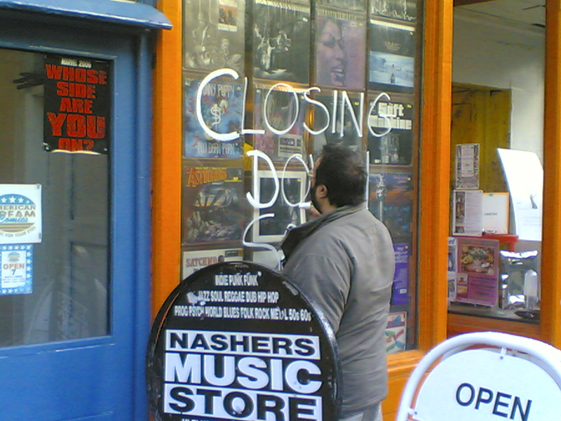 eim_platform's tweet image. Want to check out a street in Bath which has decades of music history? Take a walk to 72 Walcot Street, open up the platform &amp;amp; unlock pins dedicated to the legendary record stores that lived here and the artists who formed connections with them: everythingismusic.io 📲📍