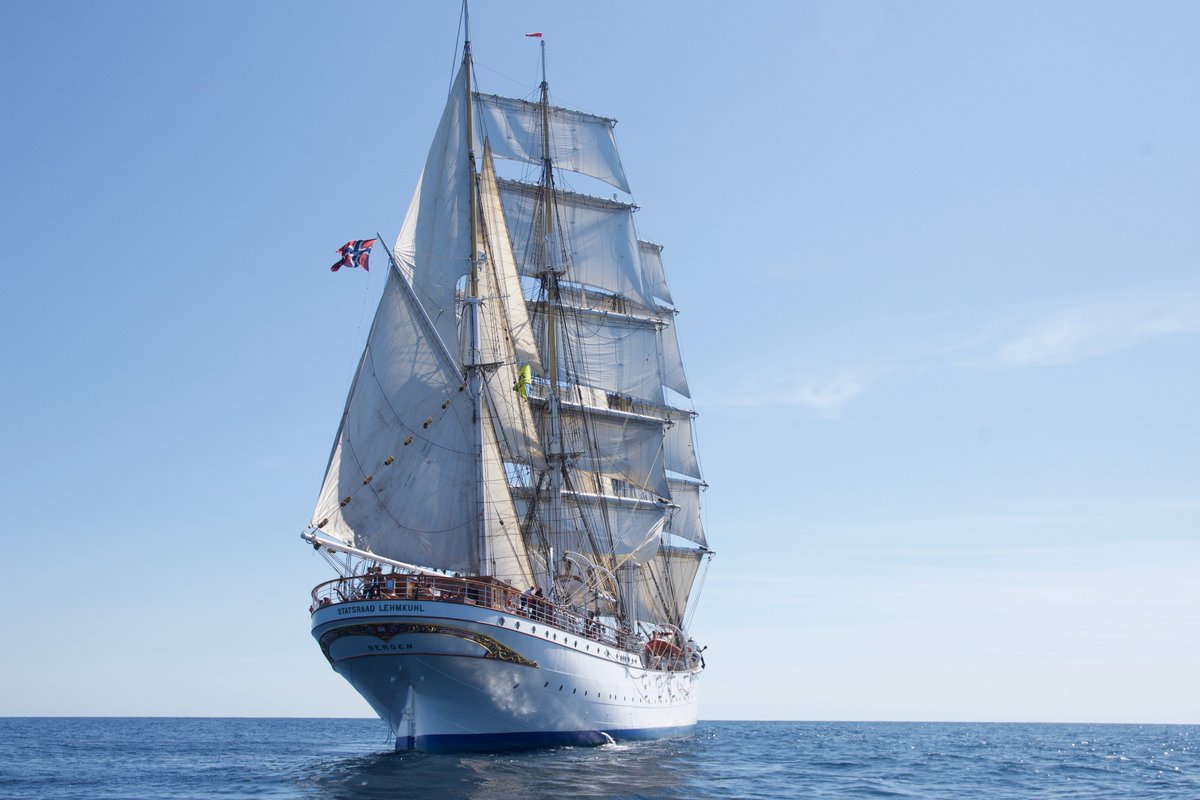NorwayTheHague's tweet photo. Today, the tall ship #StatsraadLehmkuhl🇳🇴 will start the #OneOceanExpedition, part of the @UN🇺🇳#DecadeOfOceanScience🔬 for #SustainableDevelopment.

On its 2 years journey it will visit Willemstad, Curaçao 🇨🇼 from 4-8 Nov. 2021. 😍

Fair winds! 🌬️⛵️

ℹ️: https://t.co/AiWV7S9Fzf https://t.co/k3g16egZoA