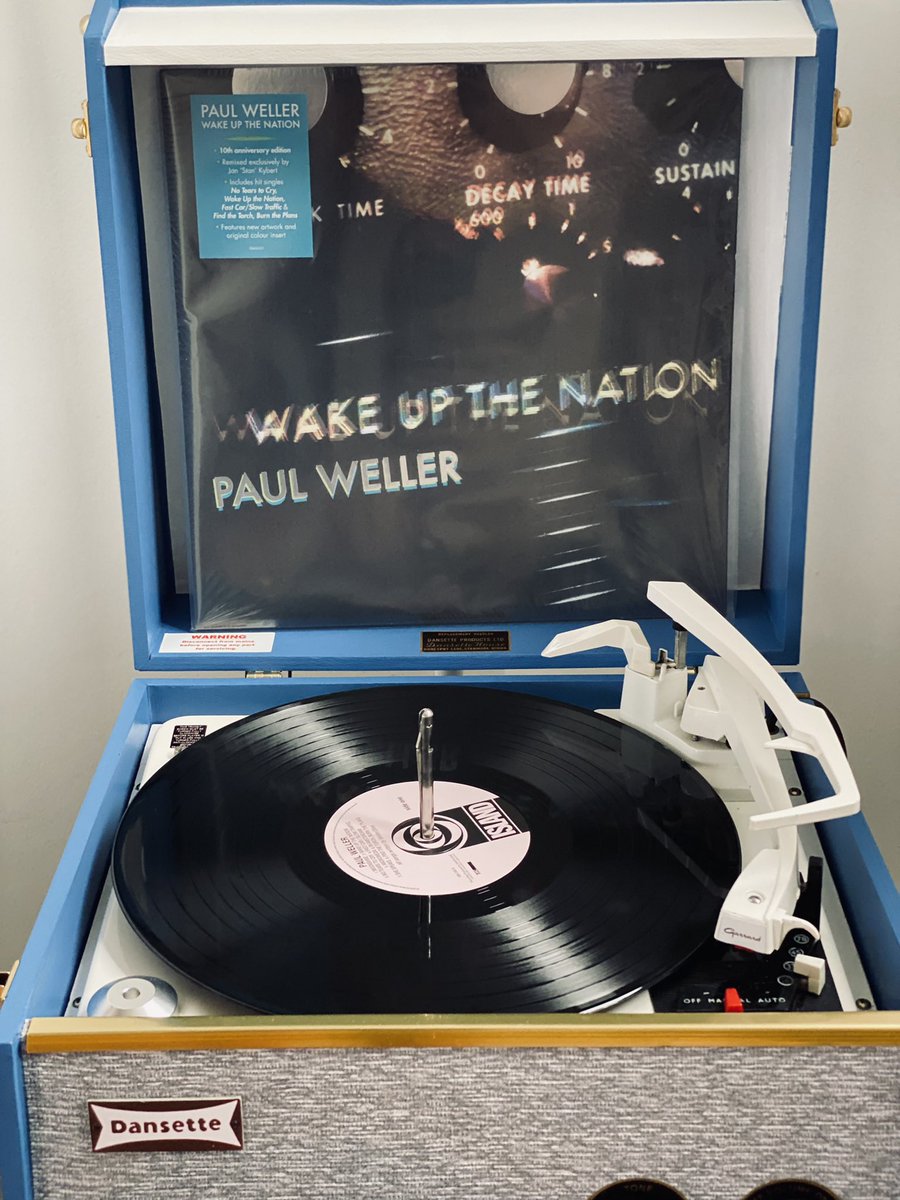 AGC_LONDON's tweet photo. #NowPlaying at the Art Gallery
#PaulWeller #WakeUpTheNation #WakeUpTheNationRemixed #tenthanniversary #Vinyl @paulwellerHQ https://t.co/zkqpVeIcdw