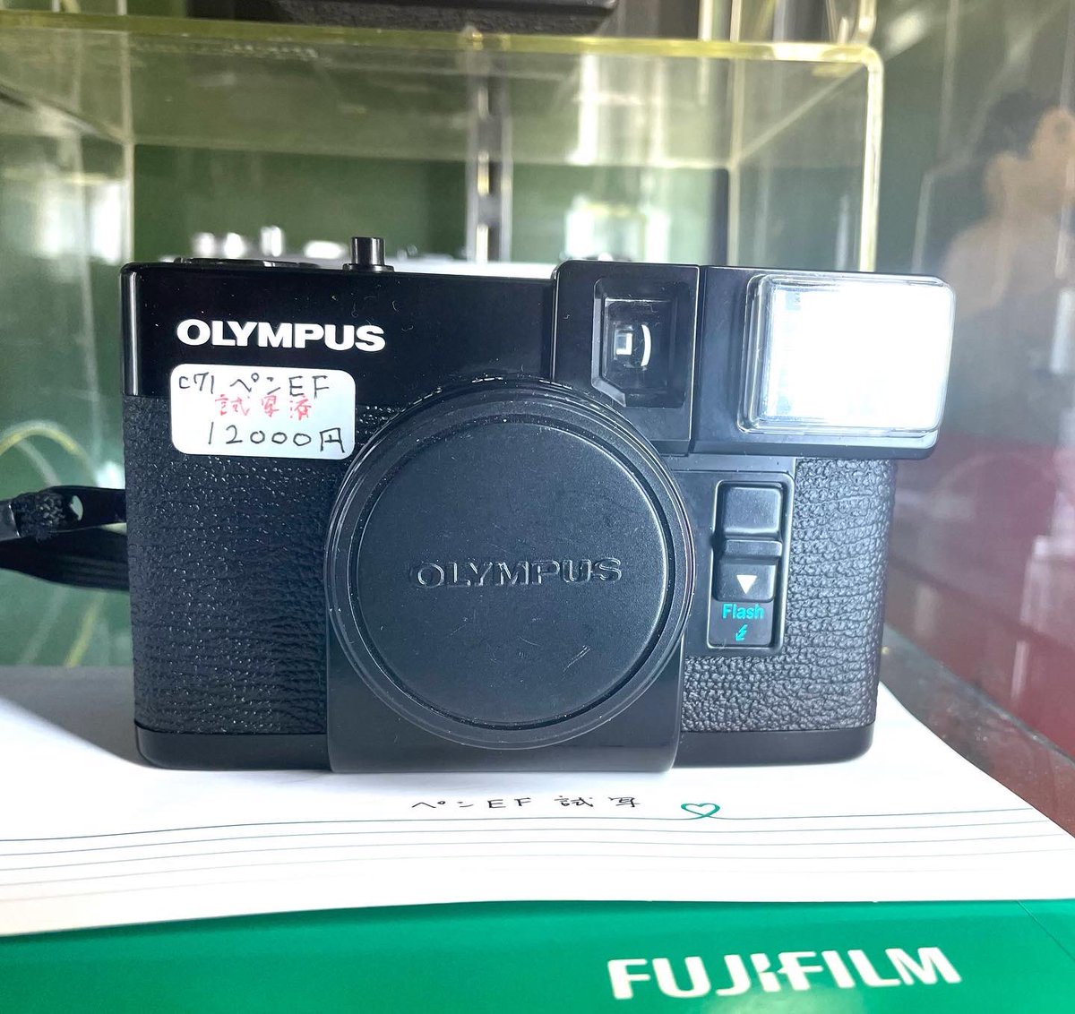 anbnakano's tweet photo. 7番ケースのオーナー様か
カメラとレンズを搬入していただきました。
#中古カメラ
#中古レンズ
#fujifilmsilvif28
#フジフィルム
#シルビィf2.8
#olympuspenef
#オリンパスペン
#olympusmacro
#オリンパスマクロ80mm
#sigmaaf
#シグマaf28
#アンティーク中野ブロードウェイ https://t.co/Zk7r8Nh8Wi
