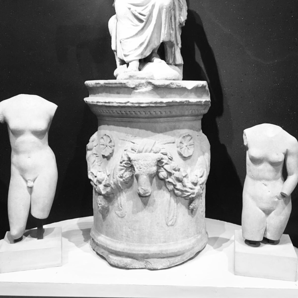 lauren_working's tweet image. Every time I see the #Ashmolean's marbles, I recall the letter the famed collector Ole Worm wrote to his travelling son in 1652: 'You have met various scholars, but do not write how they received you. About Tradescant I heard that he was an idiot. You neglect Arundel's marbles.'