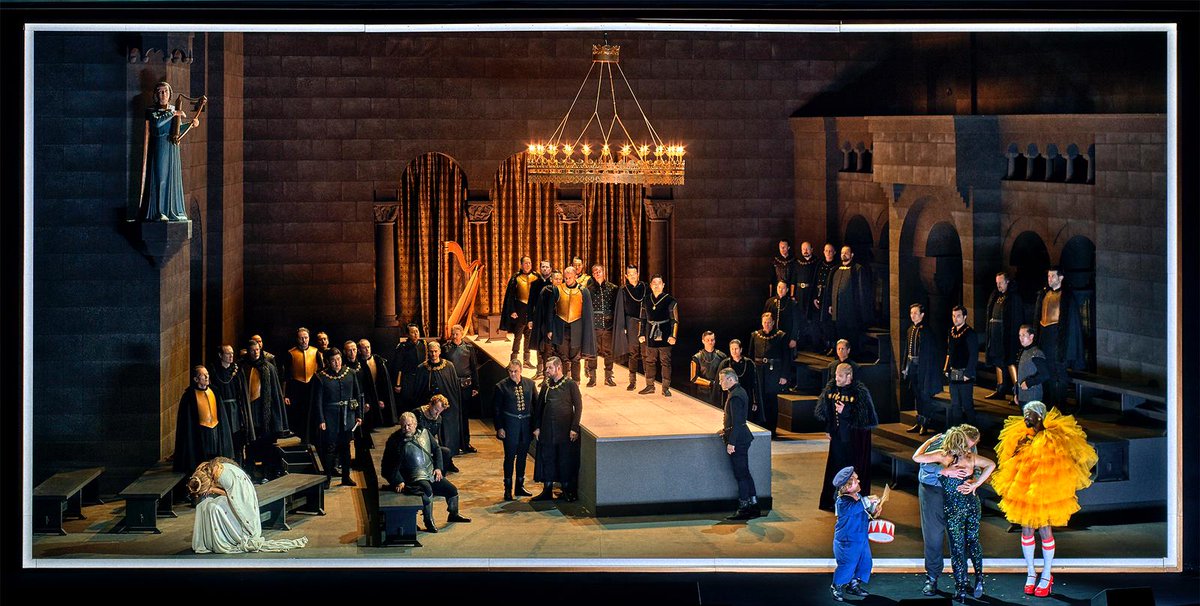 Just one more performance to go here in Bayreuth! Huge thanks to <a href="/WagnerFestival/">Bayreuther Festspiele</a> for all the extra work to make sure this year’s festival could happen 🤍

Here are some photos from this year's Tannhäuser production and how I get from A to B here in Bayreuth 🛵

📸 Enrico Nawrath