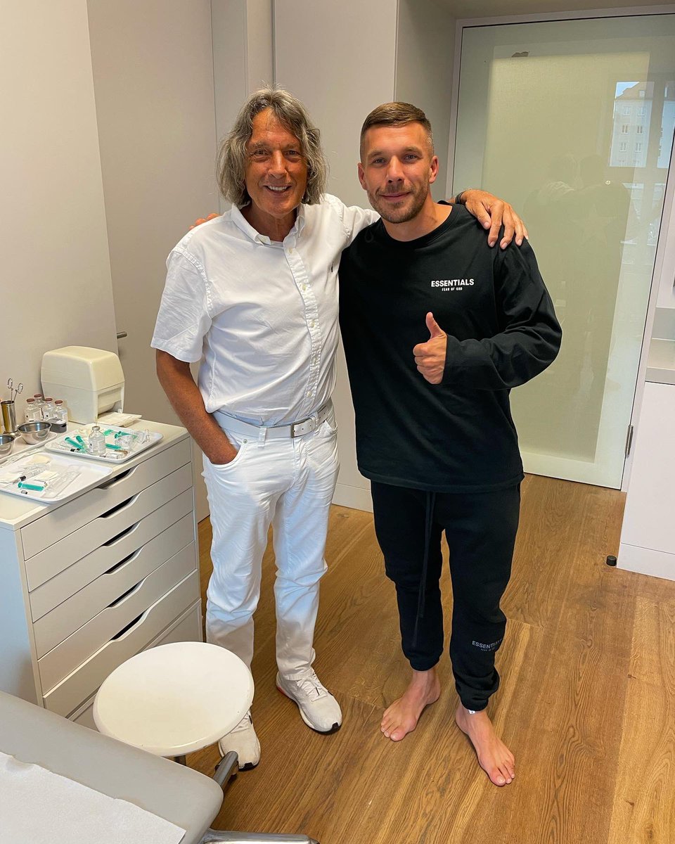 Lukas Podolski Com Podolski10 Twitter