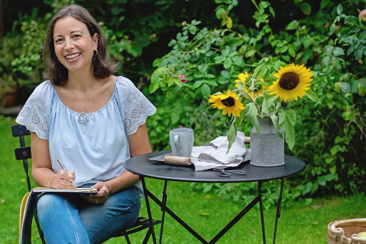 The Healing Power of Nature with <a href="/SuzyGlaskie/">Peppermint Wellness</a> 

Article link: ⬇️
wellbeingradio.com/the-healing-po…

#nature #NatureImmersion #camping #outdoors #WildSwimming #swimming #LakeSwimming #bodyboarding #cycling #bluebell #woods, #walking #coastalpath #sea #stars #healing #WellbeingRadio #WBR