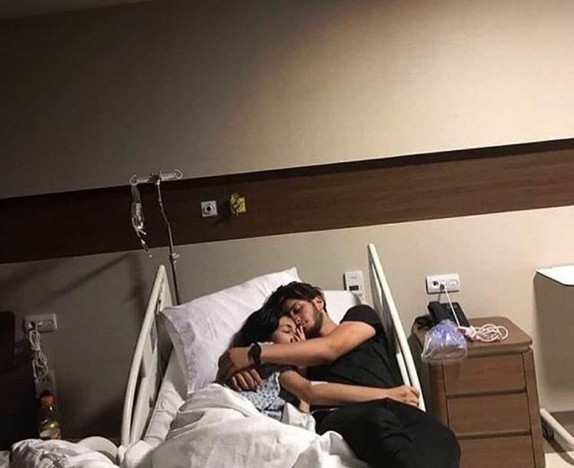 unutmayın.. doğru kişi sizi asla yalnız bırakmayacak