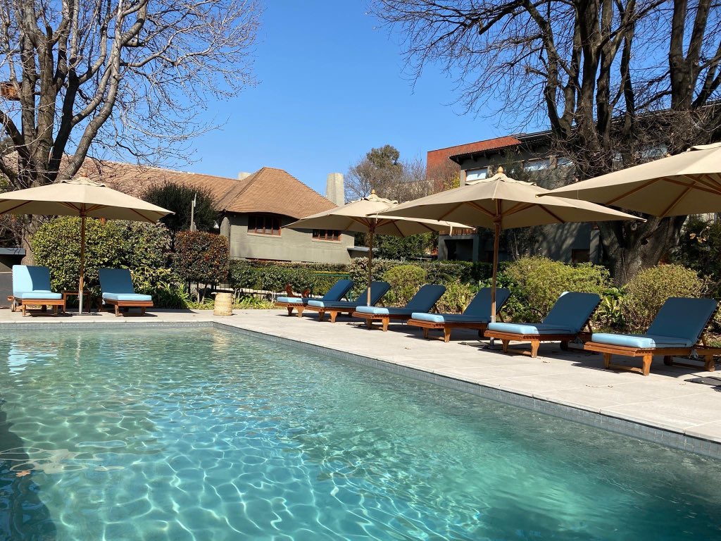 LaurasWorldza's tweet photo. Checked in and ready for our staycation in the heart of Melrose and the "Smoke & Bones" tasting experience, at The Peech Boutique Hotel.
https://t.co/sx7cNbWsu1
Watch this space!
#LaurasWorld
#LaurasTravel
#ThePeechBoutiqueHotel
#BasaltJHB
#ThePeechHotel https://t.co/kpSR2ZqxNa