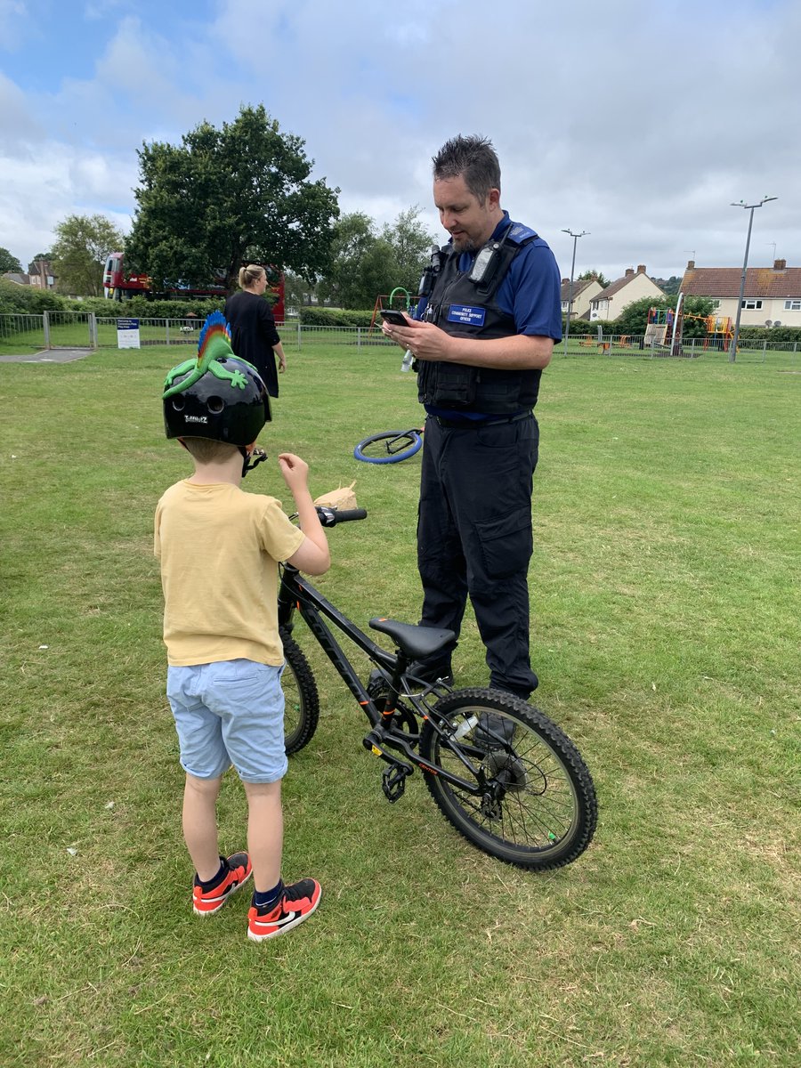 JuiceCIC's tweet photo. We have now completed 4 weeks of Fit and Fed and have seen 135 different children had visits from the Fire Service,Police,Library and Tried our hand at Circus Skills. #HAF2021 @AFRSHicksGate @ASPSouthGlos @Southgloslibs https://t.co/bbPCpM8VRu