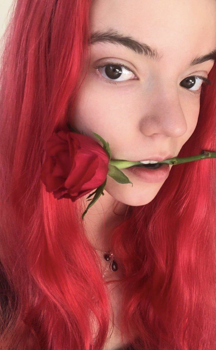 everyhouranya's tweet photo. anya taylor-joy in different hair colors https://t.co/oozd5h1eW7