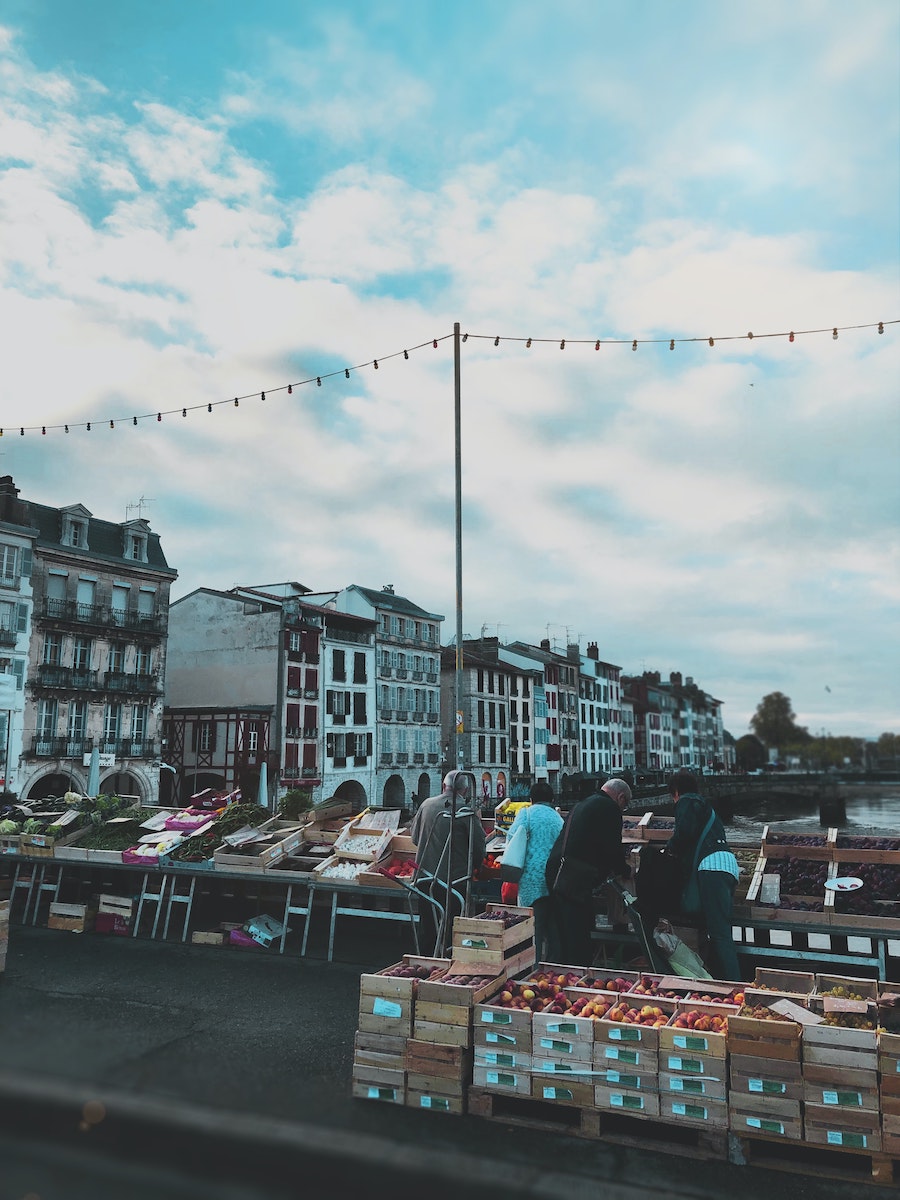 Want to make a difference when you travel abroad? Try buying only from locally sourced stores for anything from food to souvenirs! #cas #studentlife #sustainabletravel