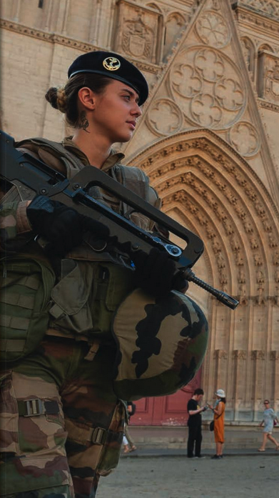 armeedeTerre's tweet photo. Dans sa #VisionStratégique, le @CEMAT_FR fait de la #RéserveTerre une de ses priorités.
Objectif : employer les #RéservistesOps plus efficacement et selon un large éventail de fonctions en proposant un cursus sur mesure et individualisé.

Notre dossier 👉https://t.co/G0TtcXwGQF https://t.co/ZAhFMmqaHB