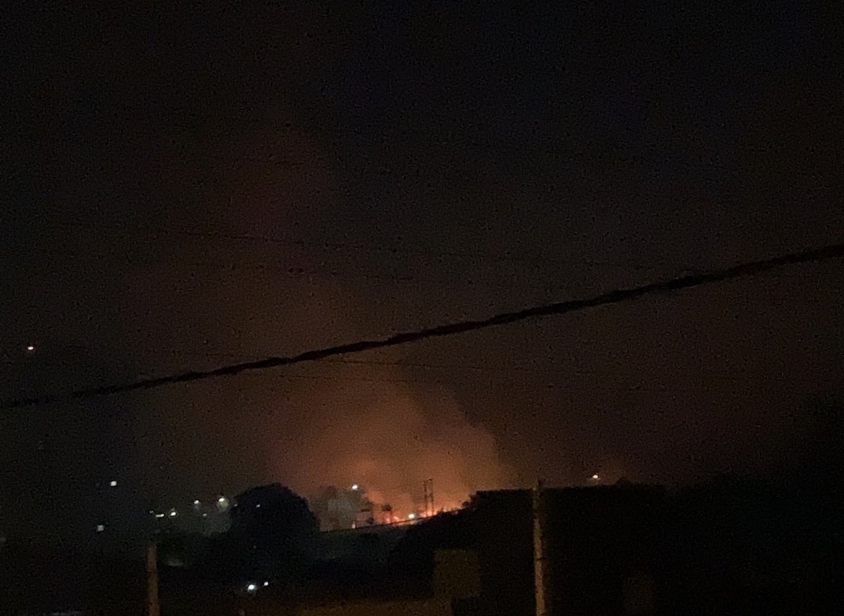 rcarricos's tweet photo. Atenção @tvtemoficial @luiz_jundiai @cidadedejundiai @portaljj @tribunajundiai @BombeirosPMESP incêndio florestal de grandes proporções na entrada da Reserva ambiental da Serra do Japi, no bairro Eloy Chaves em Jundiai, mata queimando a madrugada inteira https://t.co/hi9JTWNLDo