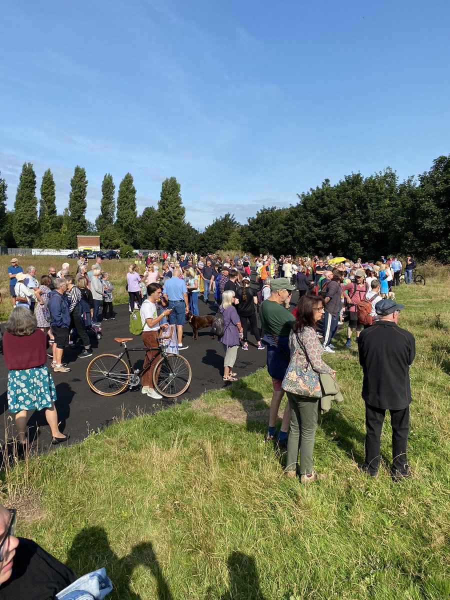 #saverimrosevalley we say not to #HighwaysEngland plan to destroy our park #StopTheRoadSaveOurHome thanks to @Peter_Dowd and @Bill_Esterson for speaking. @PaulPCummins speech was inspirational. 👍🏻