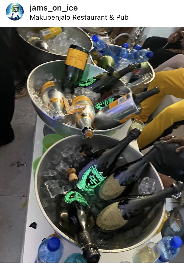 _iinewzikebM's tweet image. Jams On Ice : All White Birthday Experiance 

09 October 2021: Makubenjalo Restuarant 

Tickets Going Live 1st September 🙌🏾💃🏾⭐️

Champas All Day 🍾🍾🍾🍾🥂🥂🥂🍾🍾🍾🍾