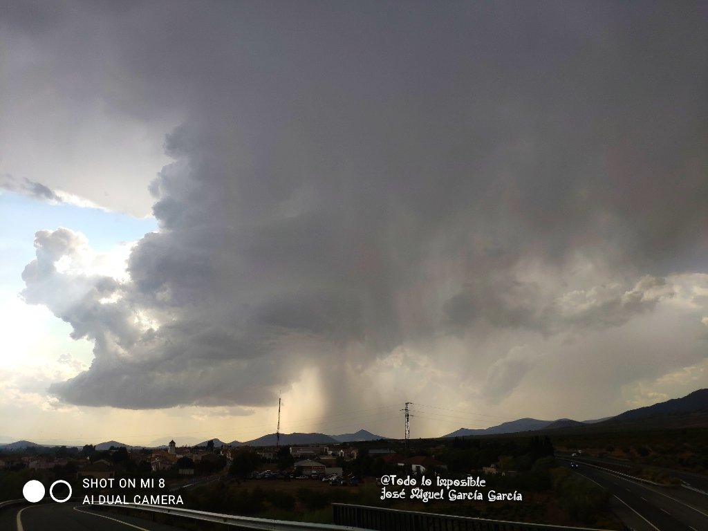 josestormchaser's tweet photo. 19/8/21:
Evolucion #Supercelula surgida tras #Stormsplitting esta tarde, al pasar las vertientes, al lado de #cullar en #Granada.
Cogida de principio a colapso (45' aprox. En timelapses)
Perdón por la aberración de la firma del móvil, toque algo🤬🤬
@JAGfoto @JoseAQuirantes https://t.co/jyot8YQyNR