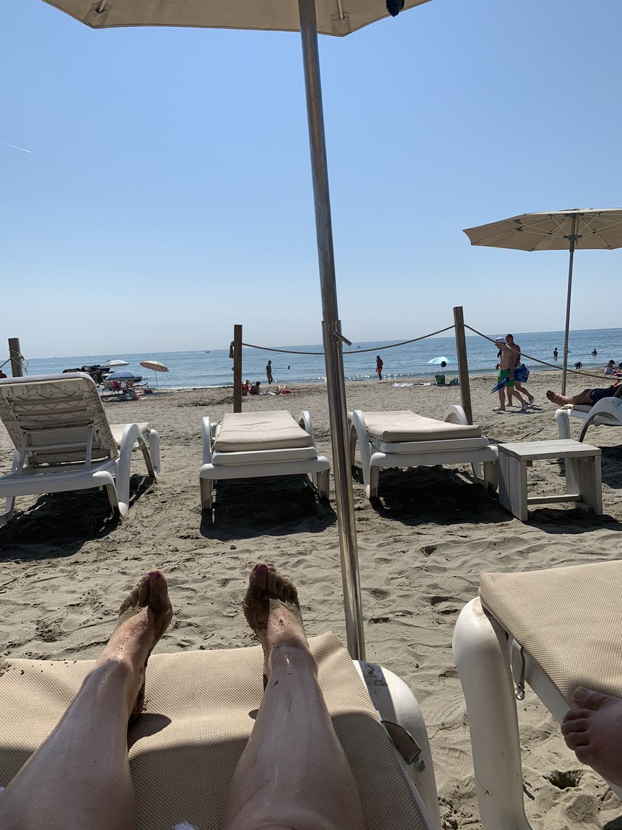 HHerk's tweet photo. Dagje strand #warm #zon #30gr #nietverkeerd https://t.co/g2IfvQAzFn