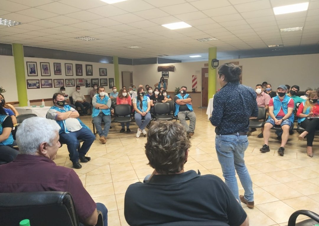 udpm_misiones's tweet photo. En San Pedro @grillo141 y miembros de CD se reunieron con Delegados Departamentales y Escolares de San Pedro en el Salón del Consejo Deliberante de la localidad.
En la reunión se hicieron presentaciones y se agradeció a los referentes sindicales electos recientemente. https://t.co/WU4w0GoqTv