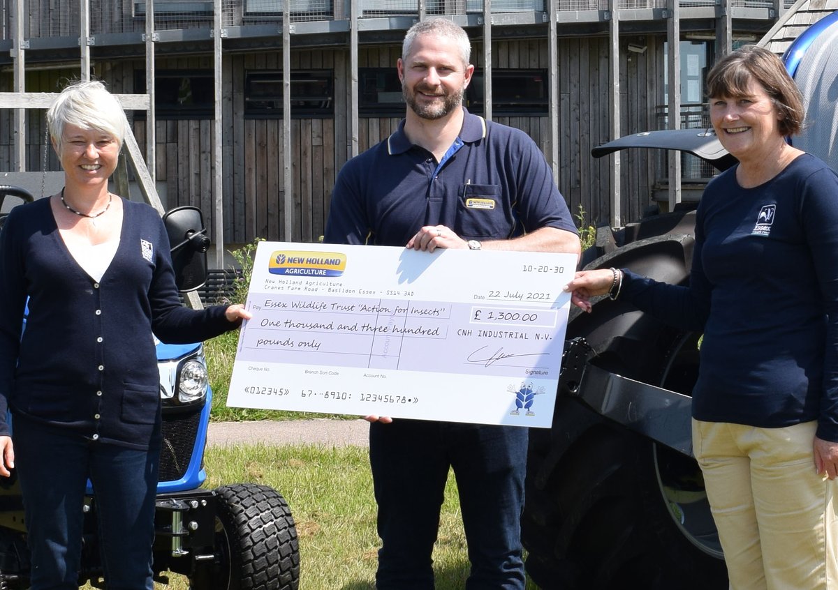 FormaraPrint's tweet photo. Our #FridayFavourite this week, celebrates a recent donation of £1300 from @CNHIndustrial @NewHollandAG to @EssexWildlife "Action for Insects"
Formara were were very pleased to help with the design and #printing of the #BigCheque
#PrintIsAlive
#fundraising #design #community https://t.co/gyTD65wi6V