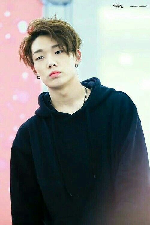 npomvtt's tweet photo. Bobby do iKON publica no Instagram carta escrita a mão informando que vai CASAR e ser PAI em setembro!

Desejamos toda a alegria do mundo para o idol, para o novo casal e o bebê que vem ai. https://t.co/grzmjLsXK7