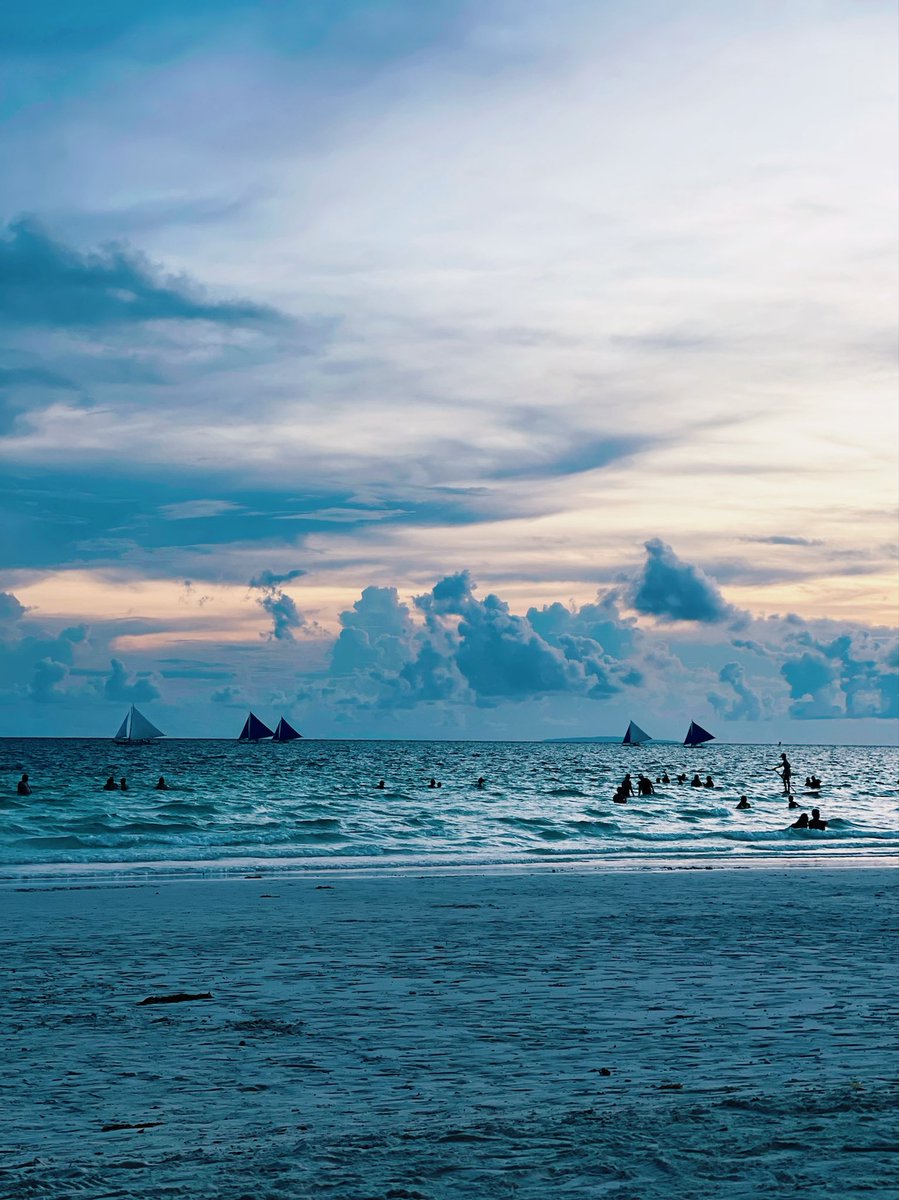 kellymisa's tweet image. New vlog: Sharing our one week in BORACAY with the family before ECQ (where we stayed, BEST PLACES TO EAT... youtu.be/m6oAbSAfSeM via @YouTube ❤️