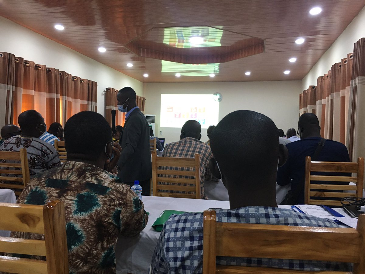 kevinossah's tweet photo. À la reprise de l’atelier ce matin, présentation de la localisation des objectifs de développement durable (#ODD) dans le #PDCHaho4 par M. KPEKPE, consultant de l’ @Brao_OIF 

#francophonie #DevLocal #Africa #LocalGov #SDG4LocalGov #Togo https://t.co/efXNn1N7r5