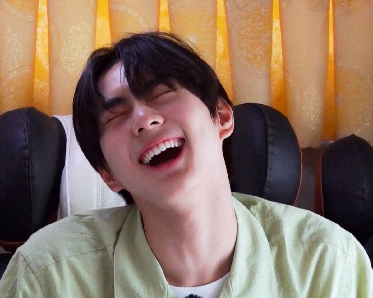 jungwon reaching his peak of happiness 🥺