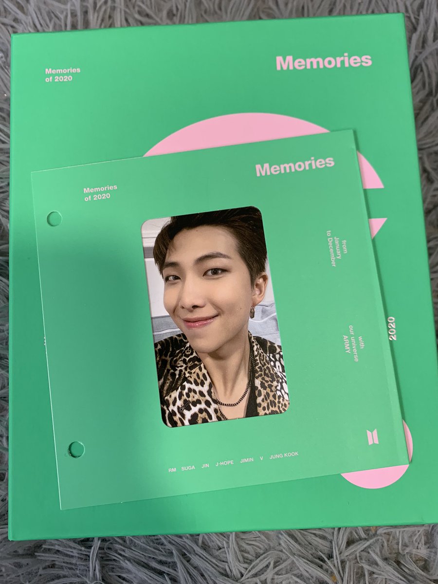 marin_ive_yujin's tweet photo. あーーまじでジミンMemoriesトレカビジュ良すぎでしょ！！
めちゃくちゃ欲しい🥺

交換できる人いないのかなぁ🥺

譲 → ナムジュン

求 → ジミン

誰かに巡り会えますように🥲🙏🙏
#BTS #トレカ交換 #Memories 
#Memories交換 https://t.co/dc2Qq5cm5t