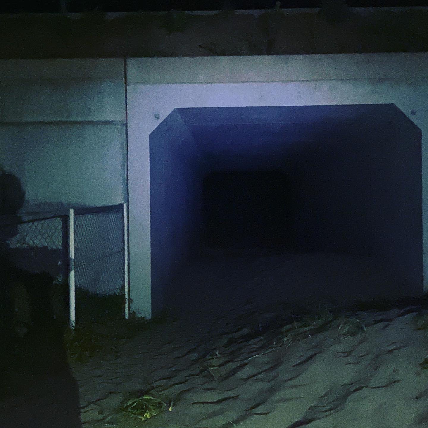 すずきとおーつか On Twitter こんばんみー ﾟ Youtube すずきとおーつか にて新作 地図から消えた海岸 浜宿海岸 アップしました 編集中に鳥肌経ちました 是非見てね 心霊 心霊スポット 恐怖 ホラー 千葉県 浜宿海岸 地図から消えた海岸 Youtube