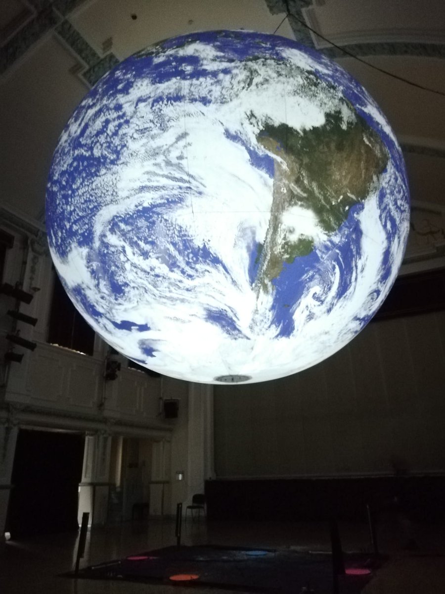 EnterEdem's tweet image. Thank you @corohall for 2 lovely evenings of Exhale under the glorious Gaia by @lukejerram !

#wemakeevents #entertainment #chill #relax #immersive #arts #performers #cosmic #led #glow #enteredem #eventprofs #events #summer