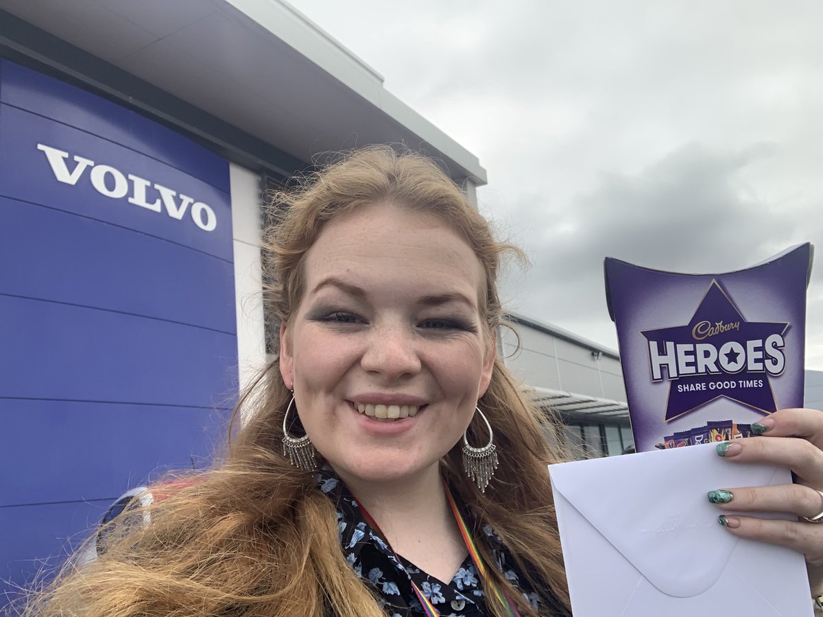 Emily Lauren tweet media