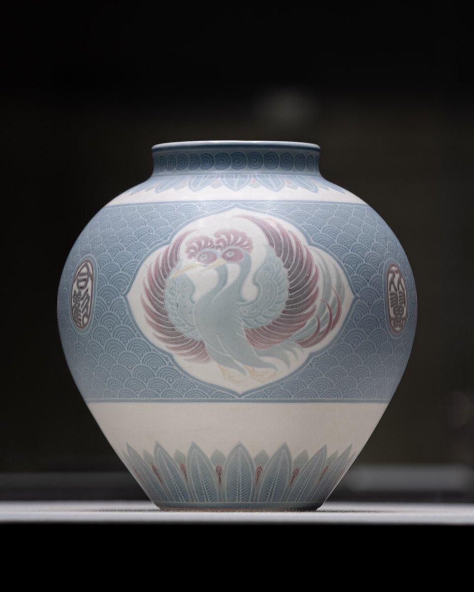 おすすめの展示作品】 葆光彩磁和合文様花瓶 板谷波山 1910年代後半