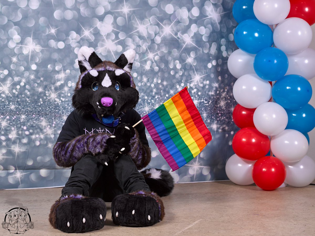 SoelveDeer's tweet photo. Happy #FursuitFriday ! Celebrating Pride Week in Copenhagen 🏳️‍🌈

Photo: @ServalDog 
At @FurtasticDK https://t.co/J0PCagg5gq