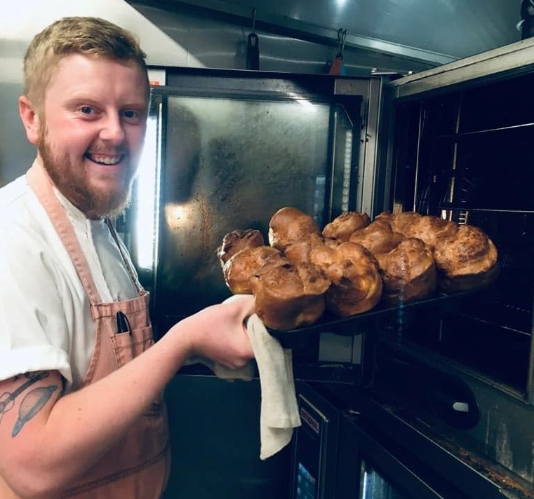 #FlashBackFriday to a fresh faced head chef Dyfan tending to his Yorkies! A few more tats, a few grey hairs, same great Yorkshires 😉 Served up every Sunday by Dyf and the team. Get booked in. When they're gone, they're gone. #SundayRoast #Threeeaglesllangollen #Llangollen