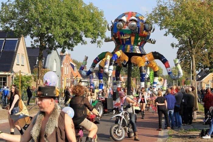 Geen allegorische optocht dit jaar in De Knipe, tentfeest en autocross staan nog wel op het programma. 
Het bestuur van V.V.V. De Knipe heeft dit gisteren besloten. Vanaf 20 september wordt hier meer bekend over gemaakt.