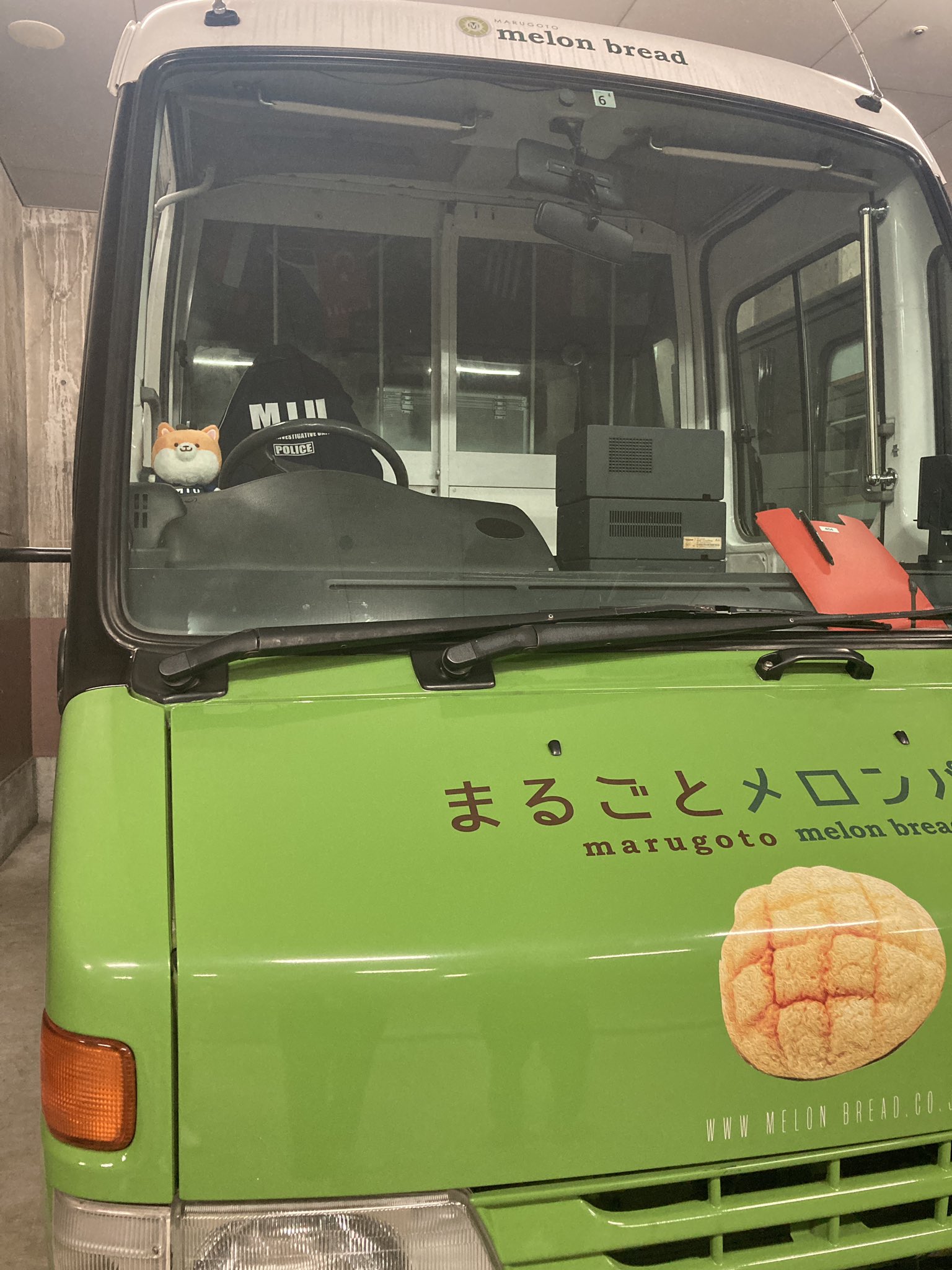 匿名配送 MIU404 ポリまる まるごとメロンパン号 Amazon.co.jp: MIU404 グッズ まるごとメロンパン号 ミニカー